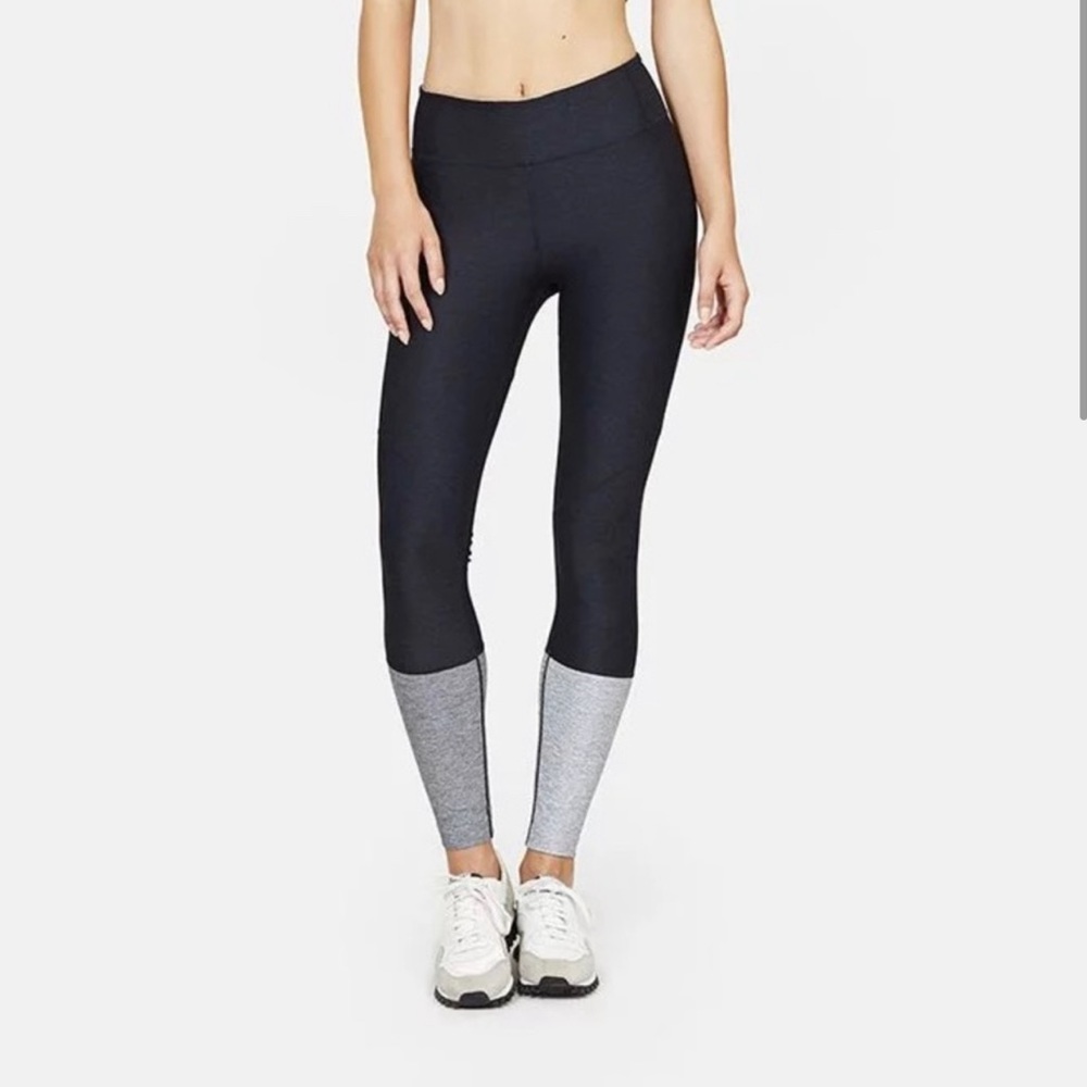 NWOT Outdoor Voices 7/8 Two-Toned Dipped Leggings